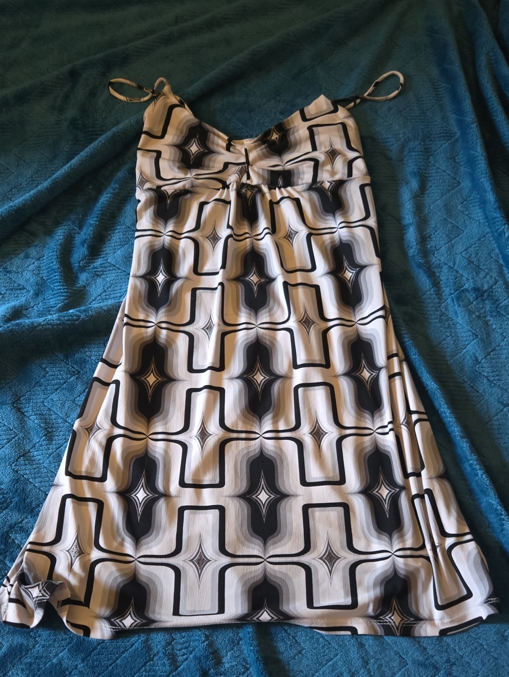 Sleeveless Midi Dress in Black and White Geometric Print